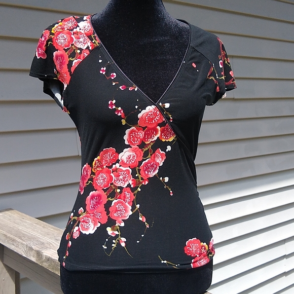 Black With red and orange floral design size small - Picture 5 of 7